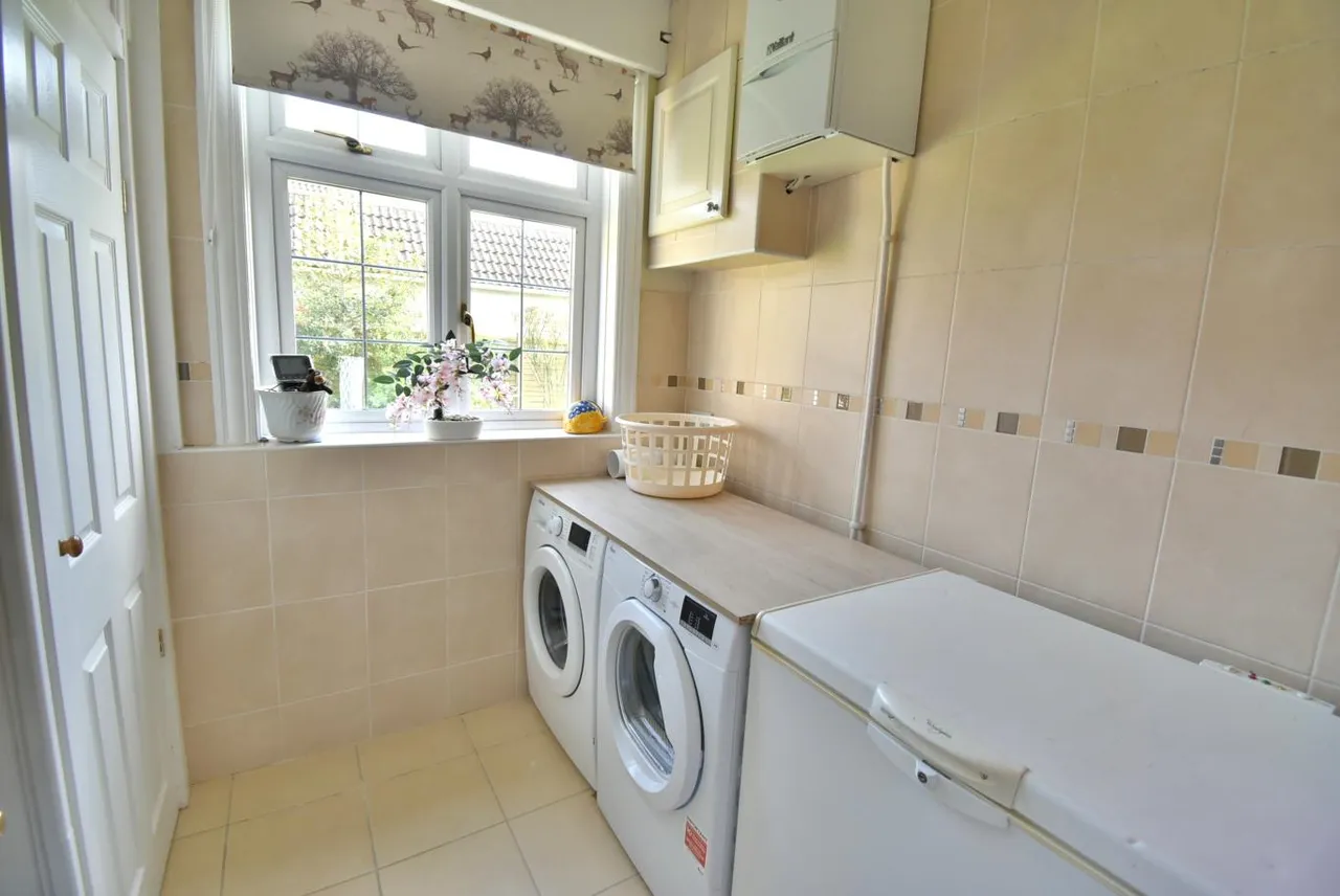 New Road, BH10, photo 8