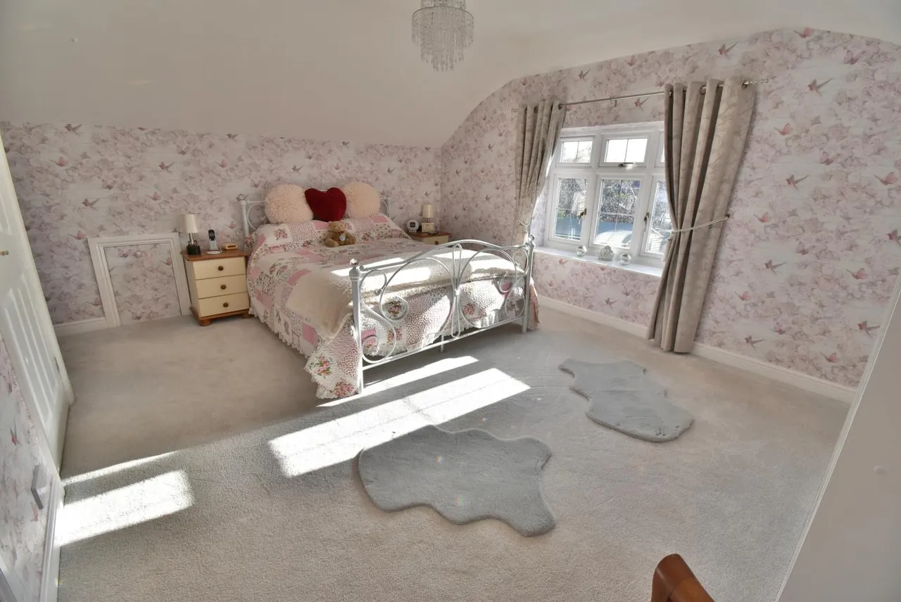 New Road, BH10, photo 20