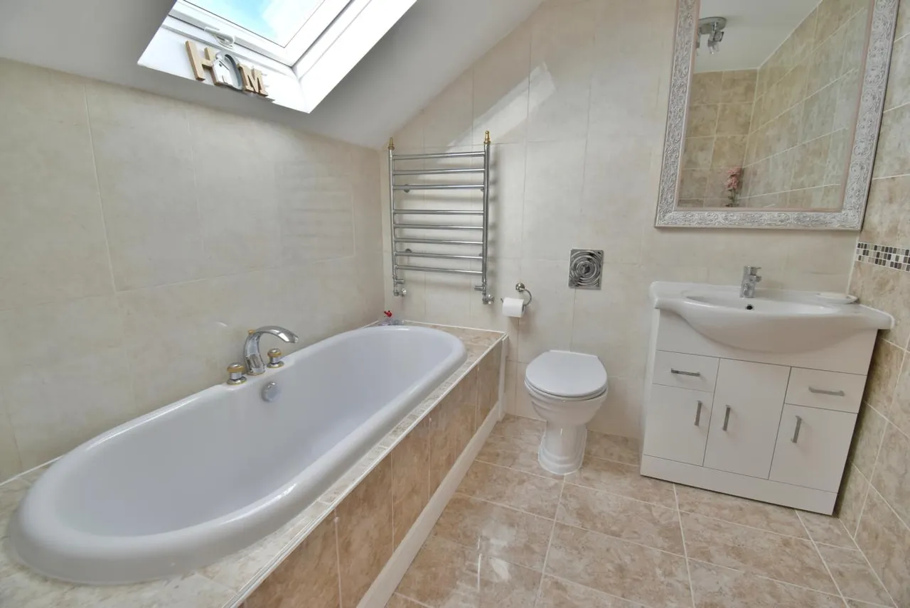 New Road, BH10, photo 21
