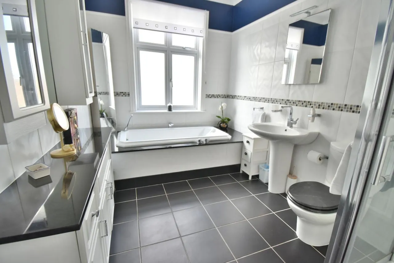 New Road, BH10, photo 16