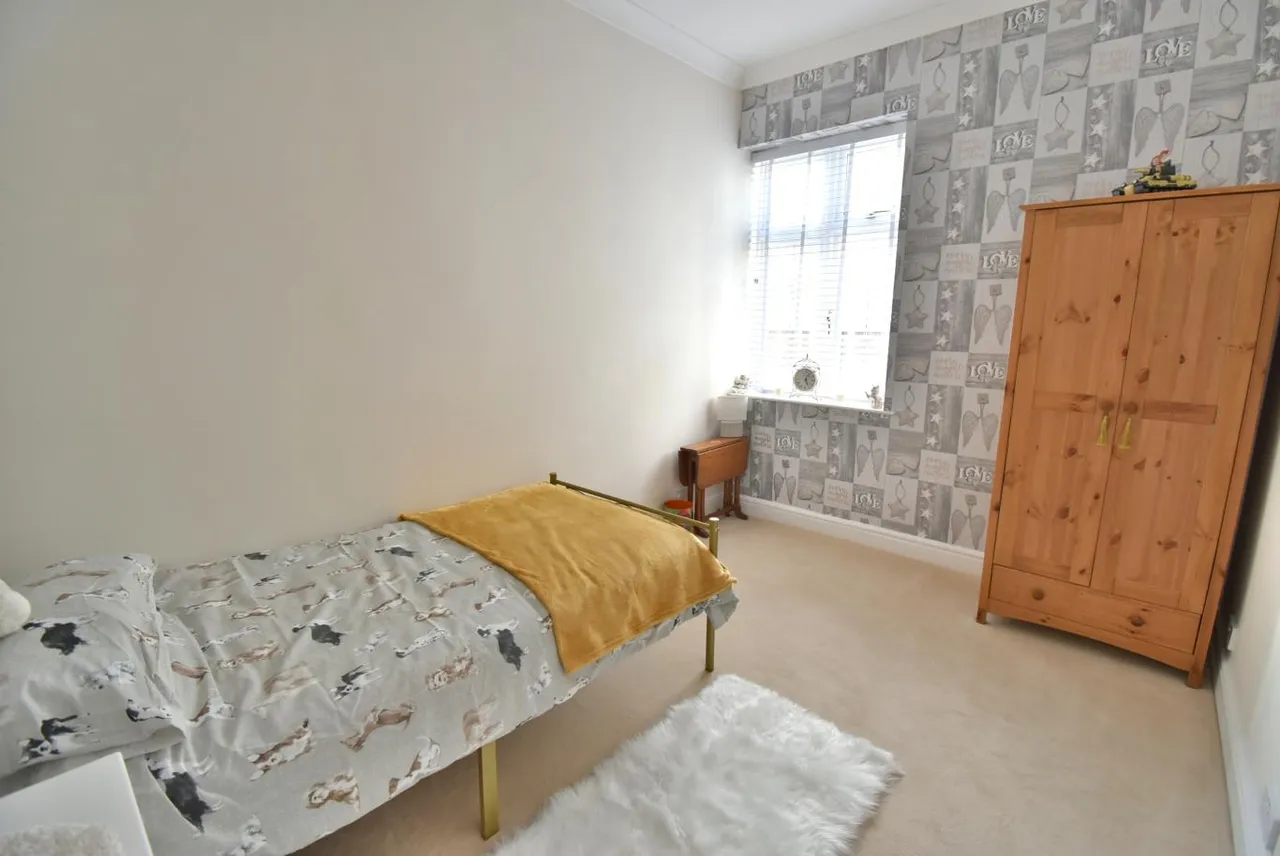 New Road, BH10, photo 12