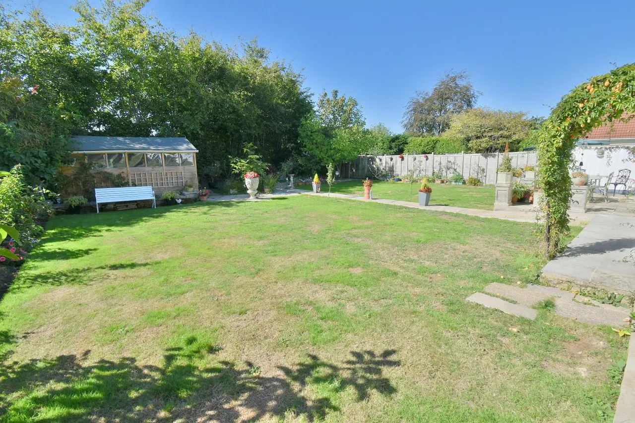 New Road, BH10, photo 23