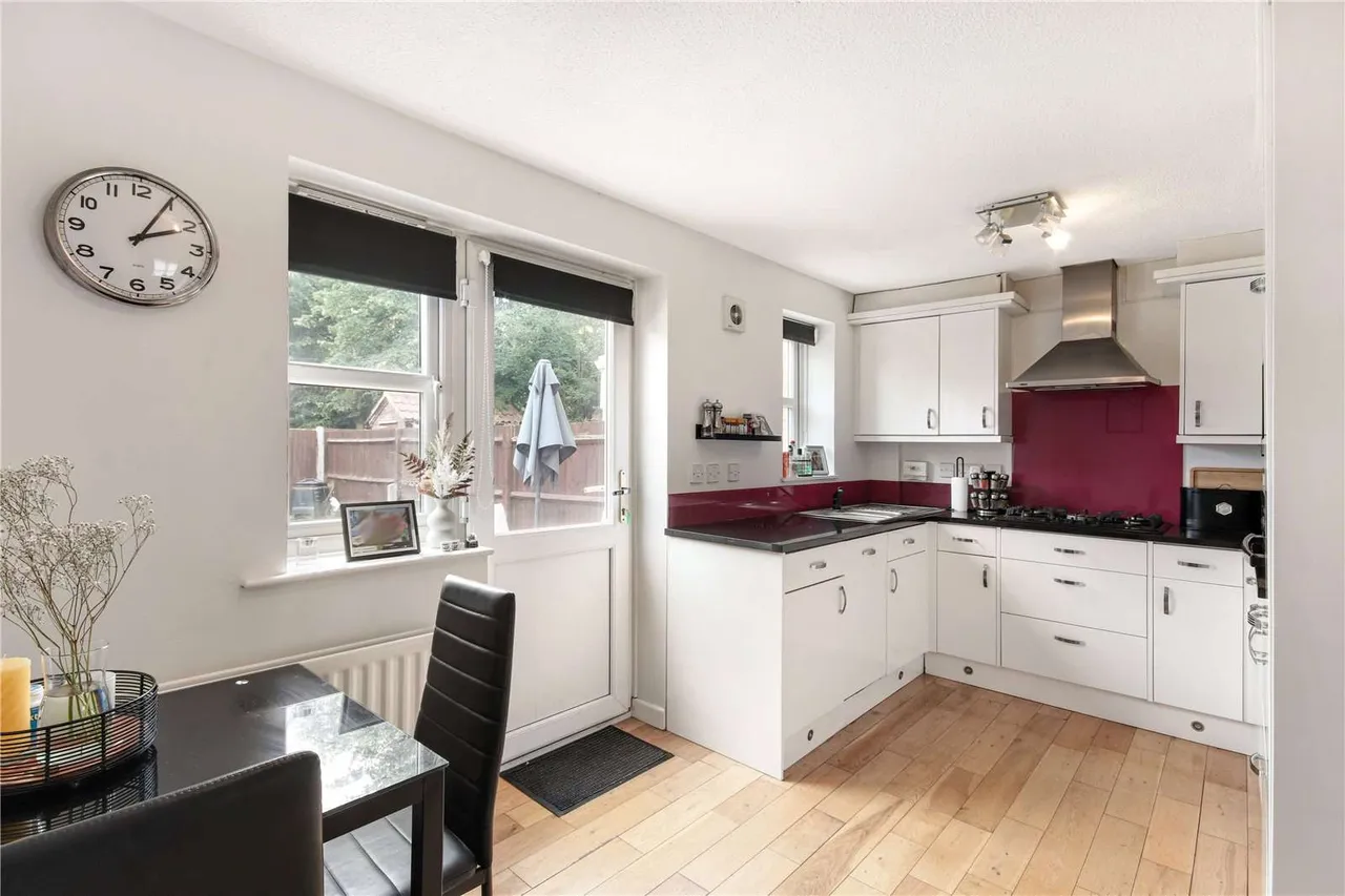 Blackmead, Riverhead, Sevenoaks, Kent, TN13 2QU, photo 3