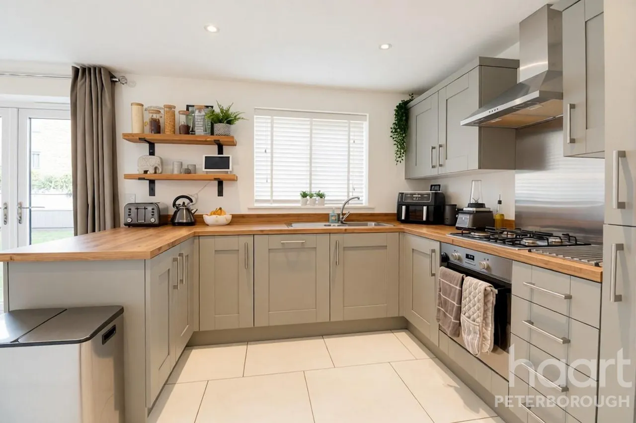 Chalice Close, Peterborough, PE7, photo 8