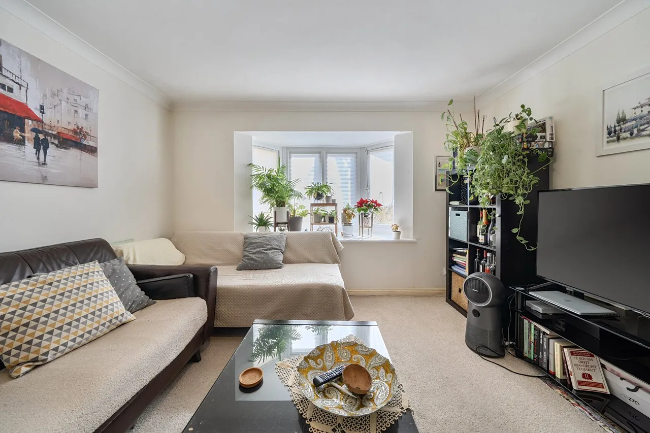 2 bed flat for sale — Rossetti Road, SE16
