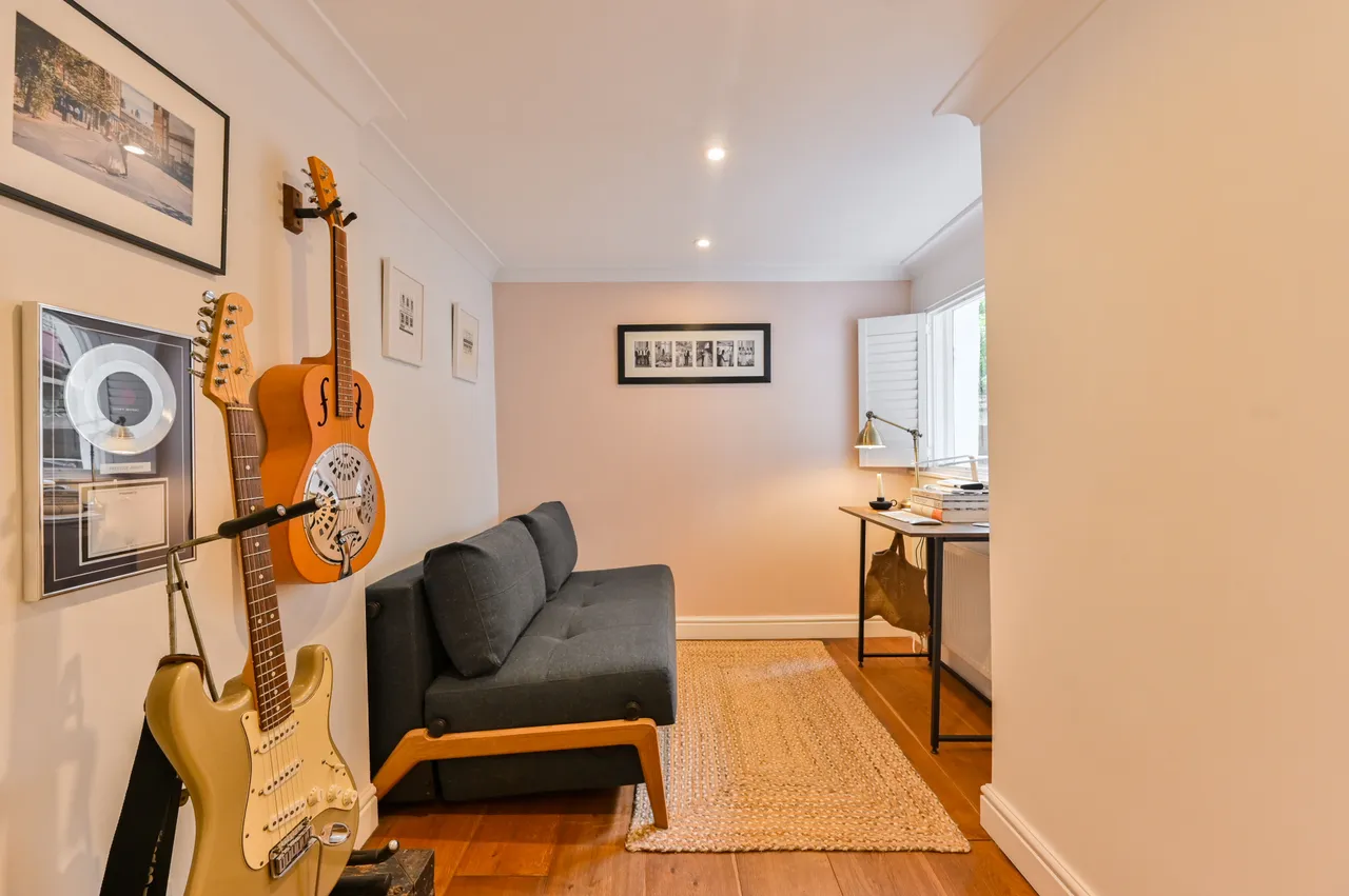 Garden Flat, 7 Brussels Road, London, photo 7