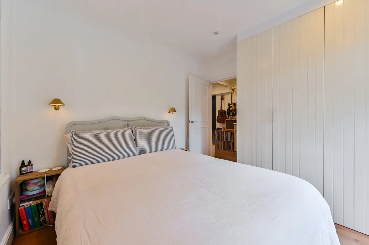 Garden Flat, 7 Brussels Road, London, photo 6