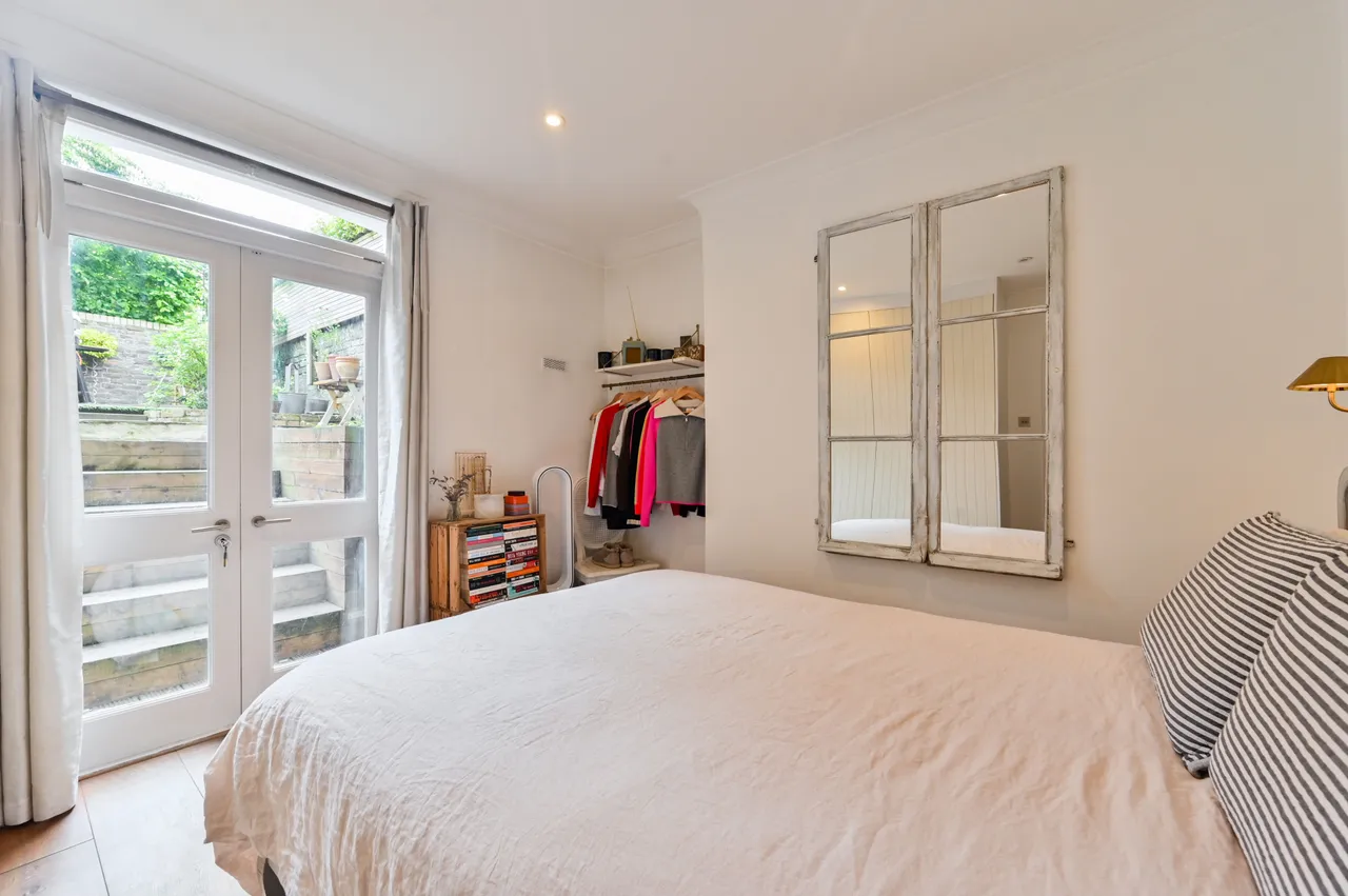 Garden Flat, 7 Brussels Road, London, photo 5