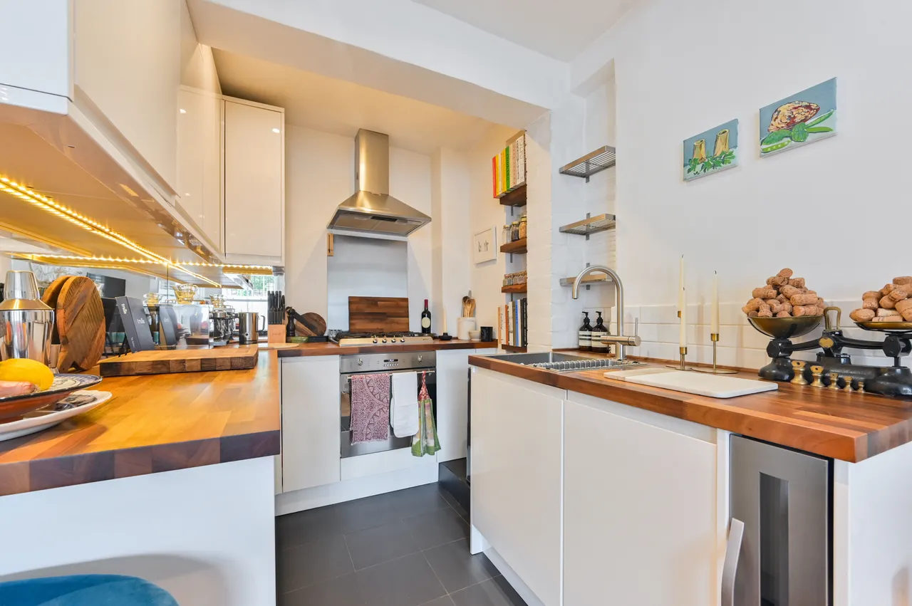 Garden Flat, 7 Brussels Road, London, photo 4