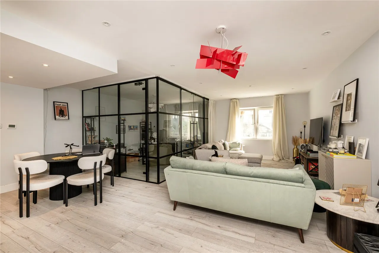 2 bed flat for sale, Hereford Road, Notting Hill, W2