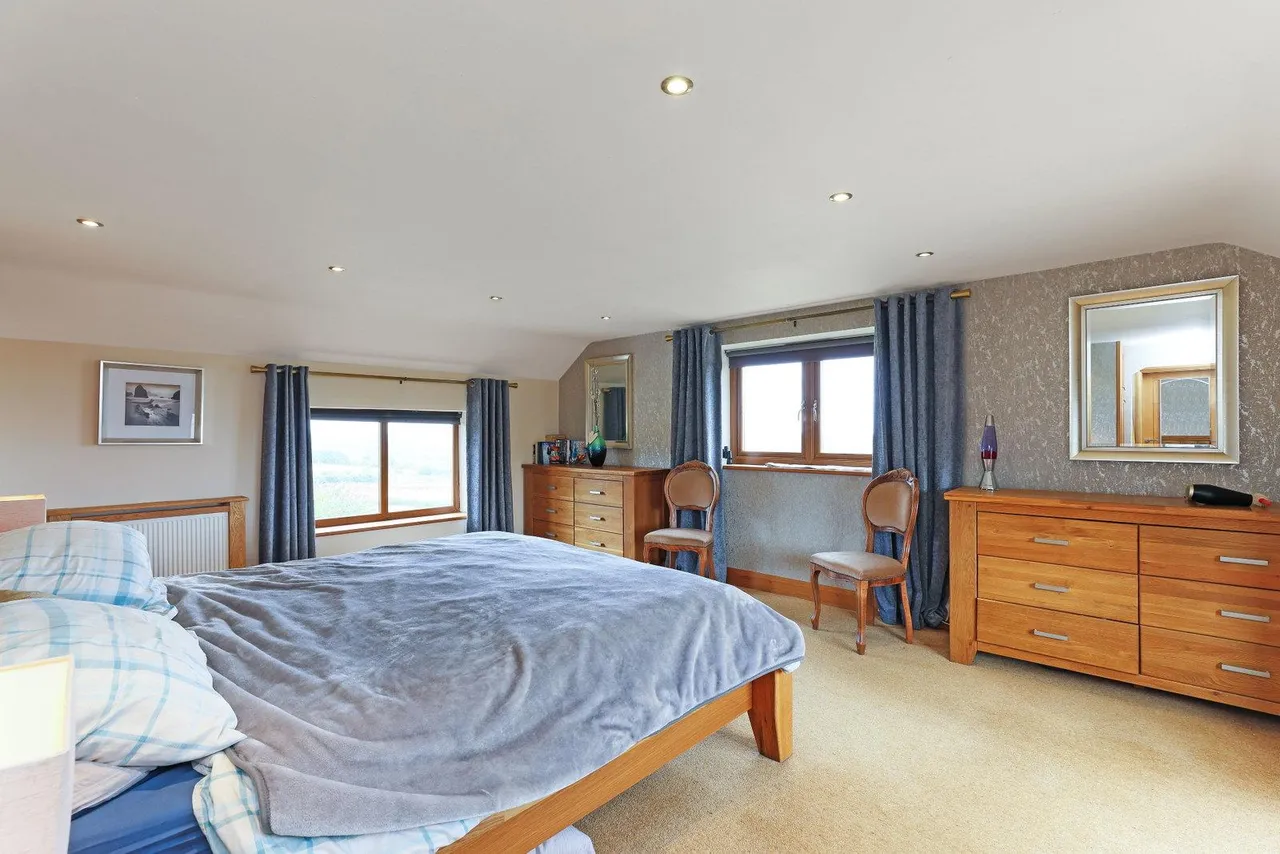 Haigh Head Road, Hoylandswaine, S36, photo 20