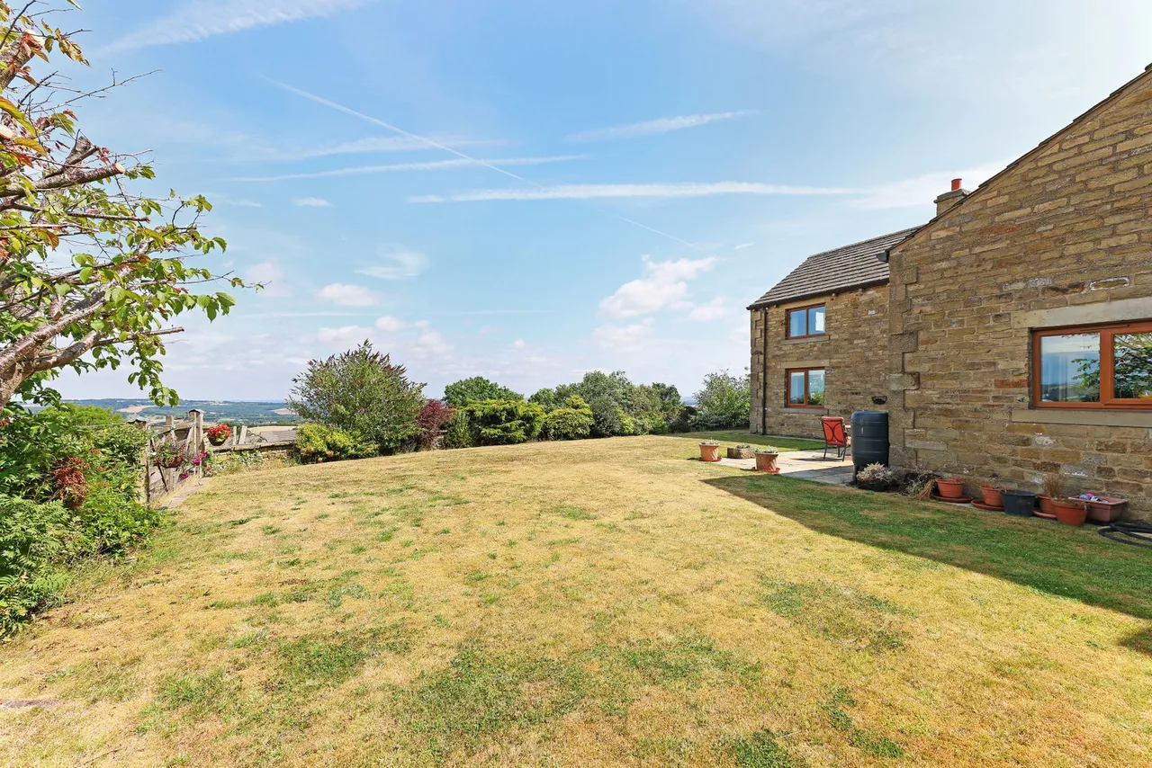 Haigh Head Road, Hoylandswaine, S36, photo 39