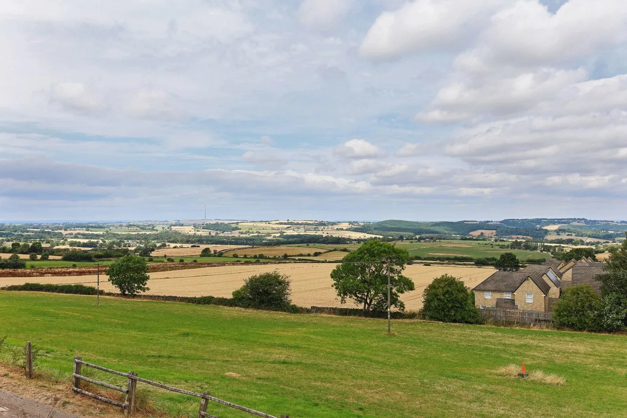 Haigh Head Road, Hoylandswaine, S36, photo 22