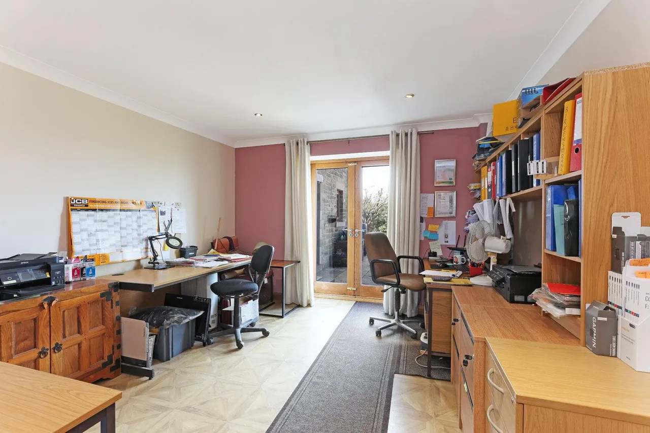 Haigh Head Road, Hoylandswaine, S36, photo 16