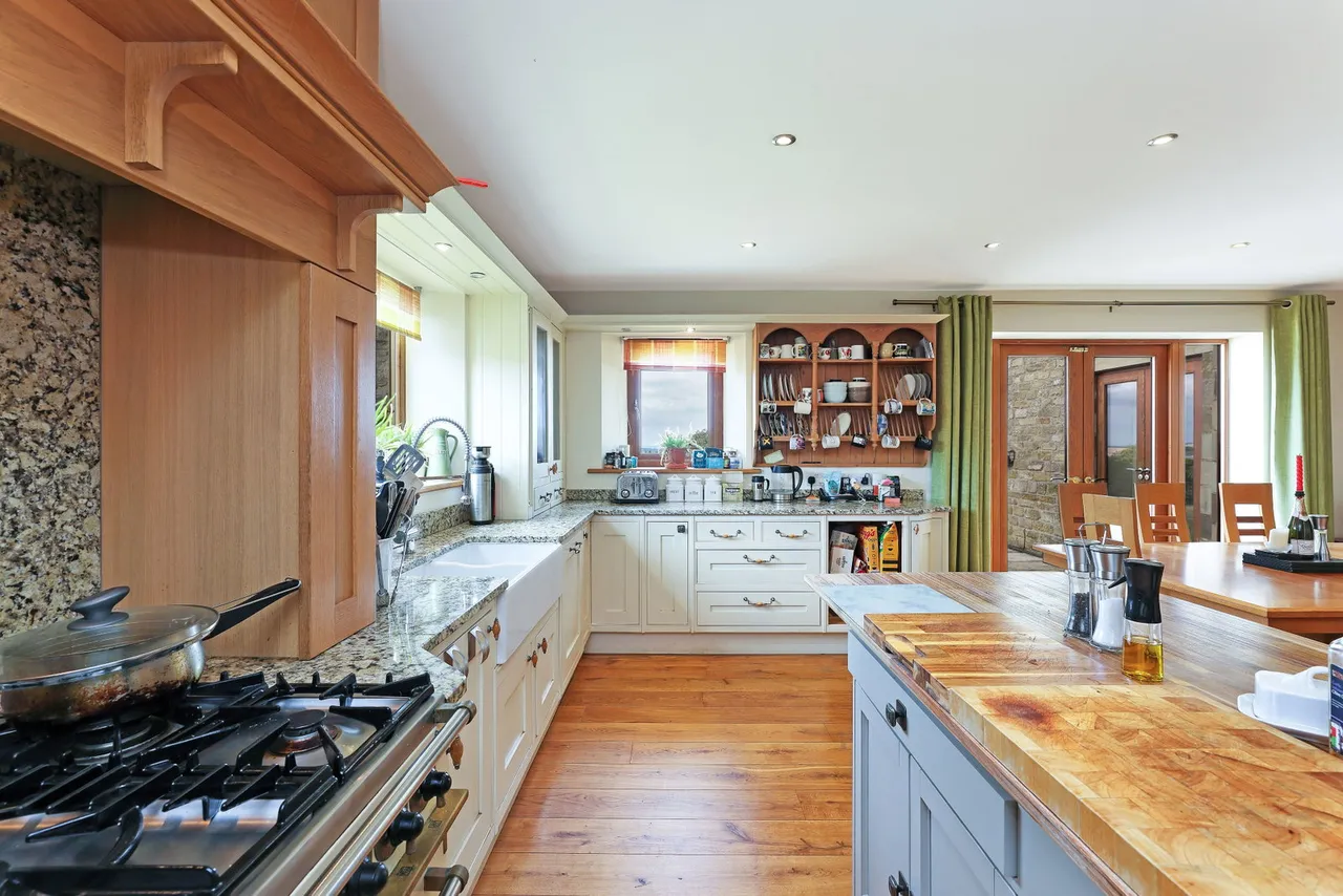 Haigh Head Road, Hoylandswaine, S36, photo 11