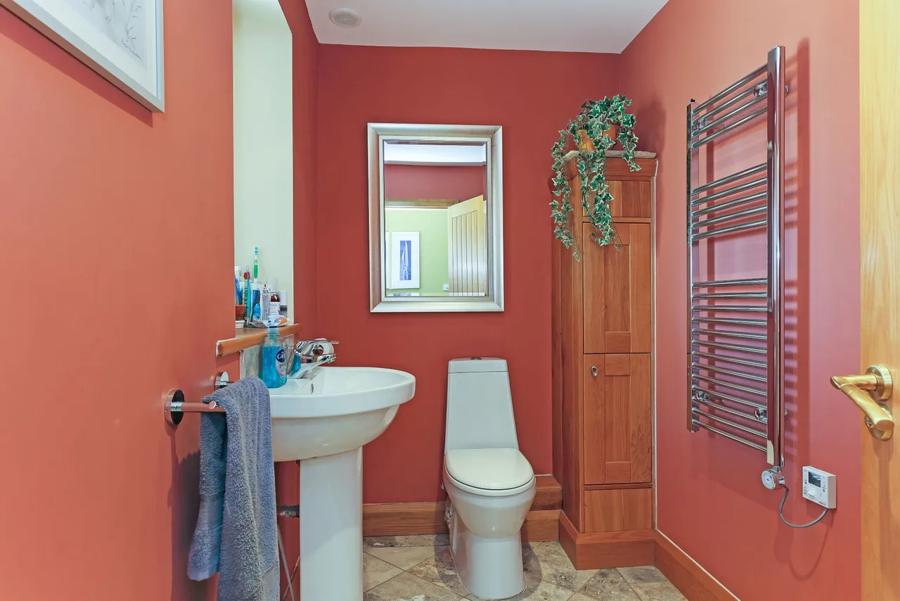 Haigh Head Road, Hoylandswaine, S36, photo 17