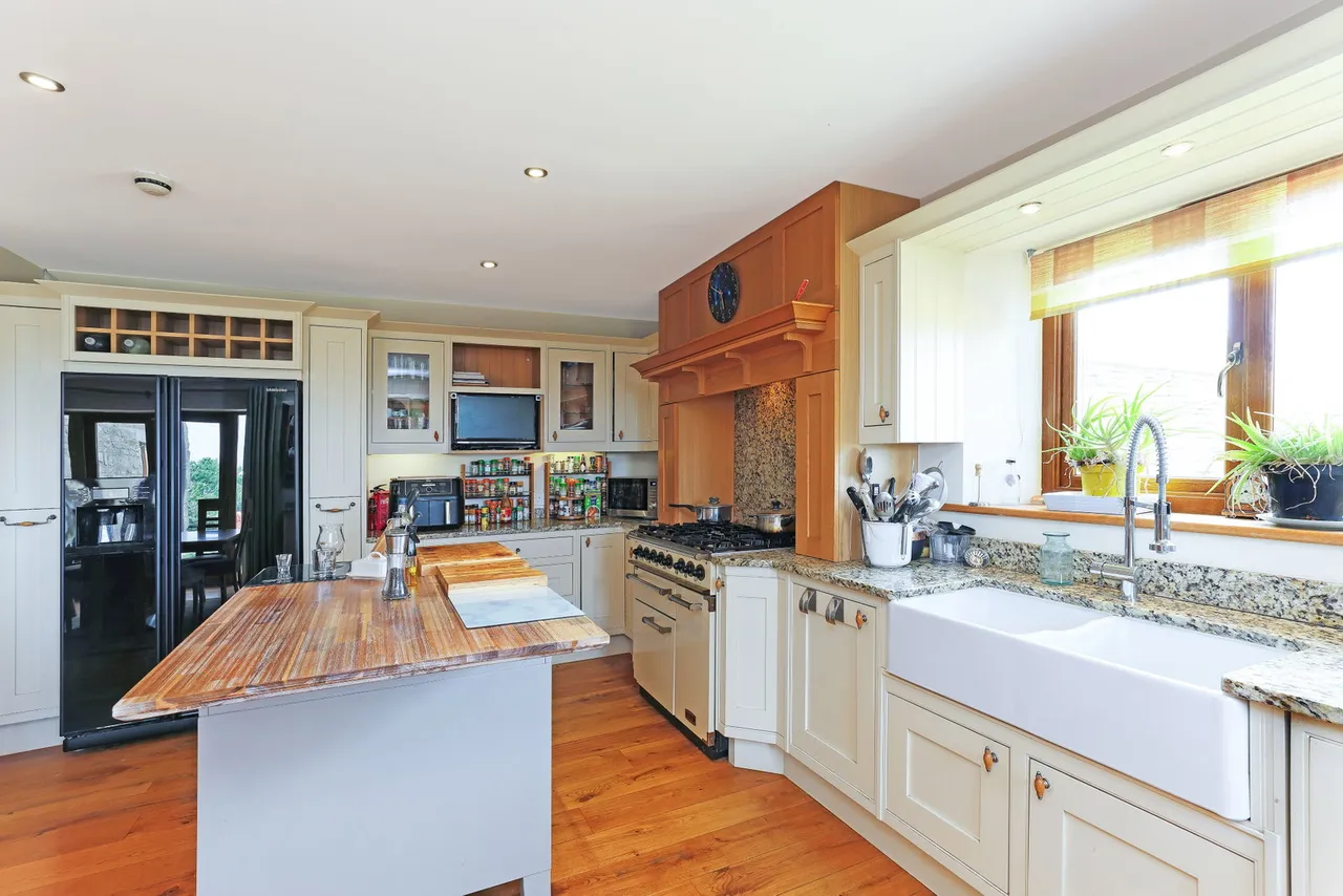Haigh Head Road, Hoylandswaine, S36, photo 9
