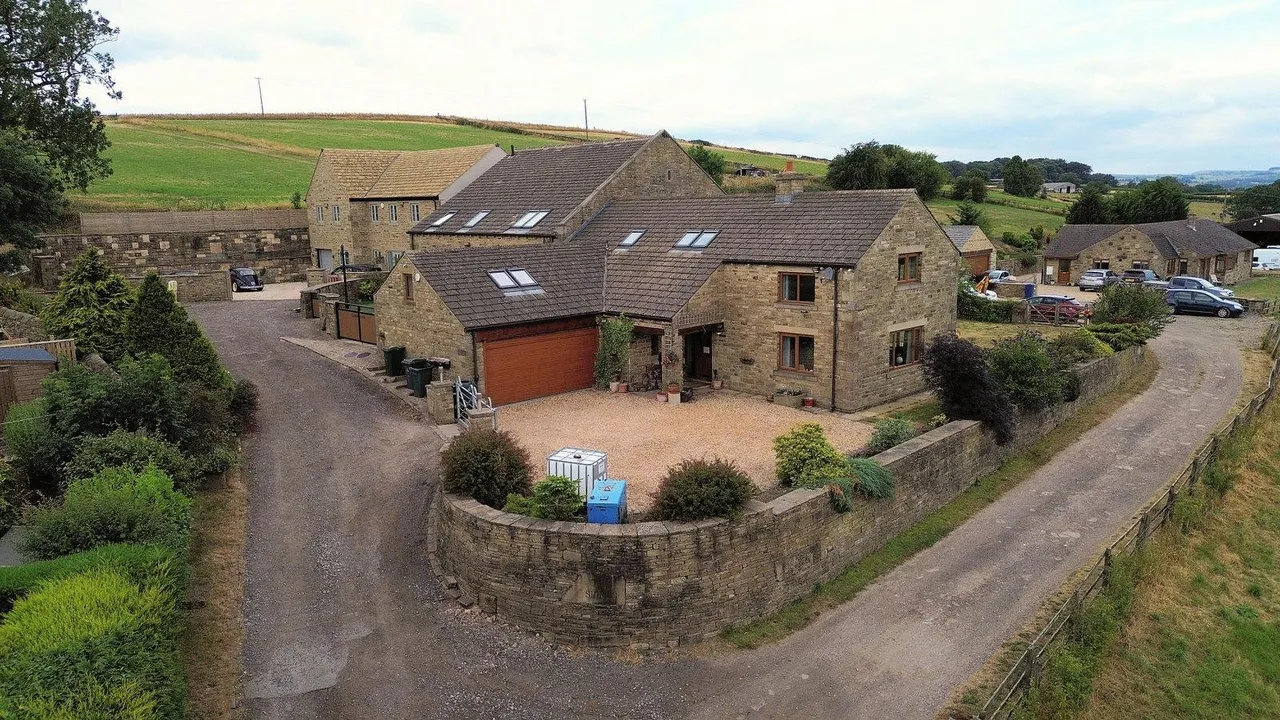 Haigh Head Road, Hoylandswaine, S36, photo 33