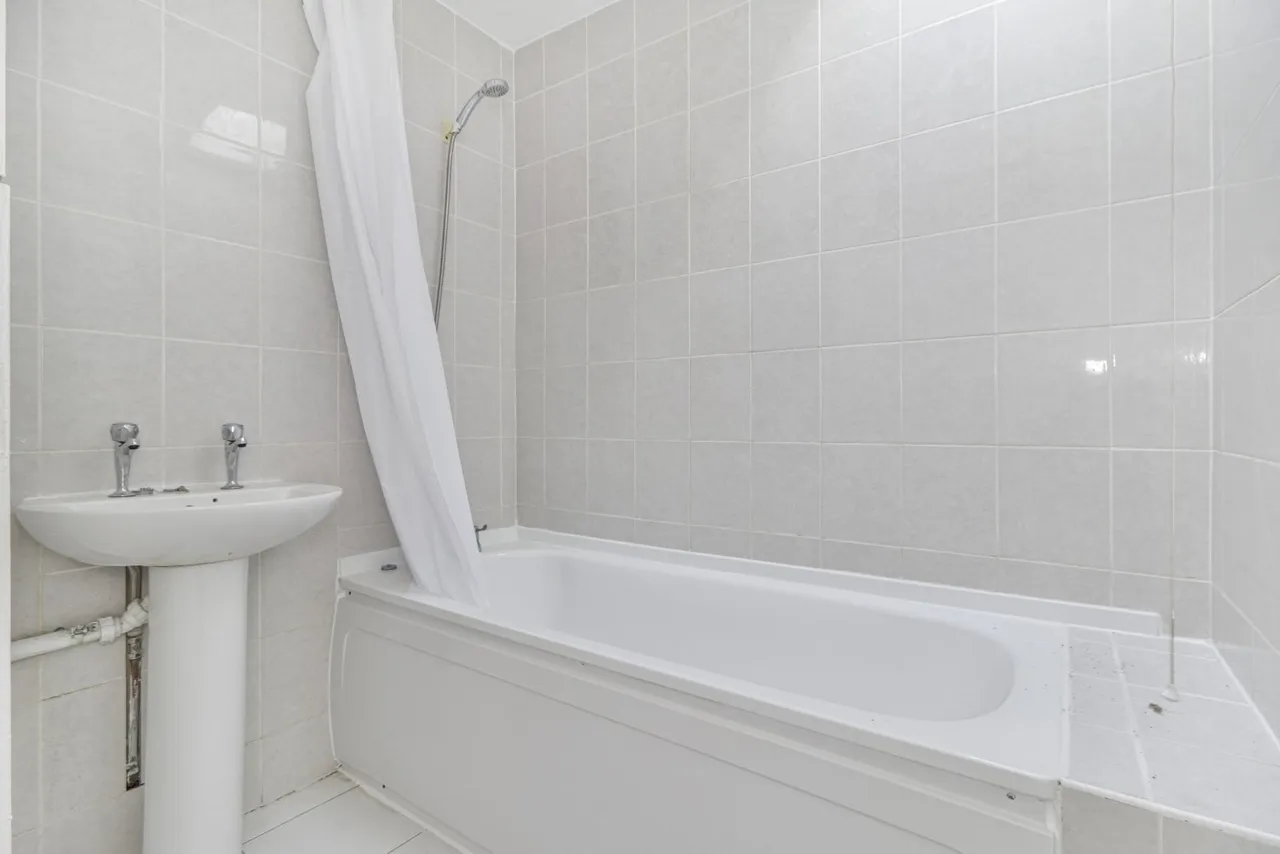 Owen Close, London, SE28, photo 8