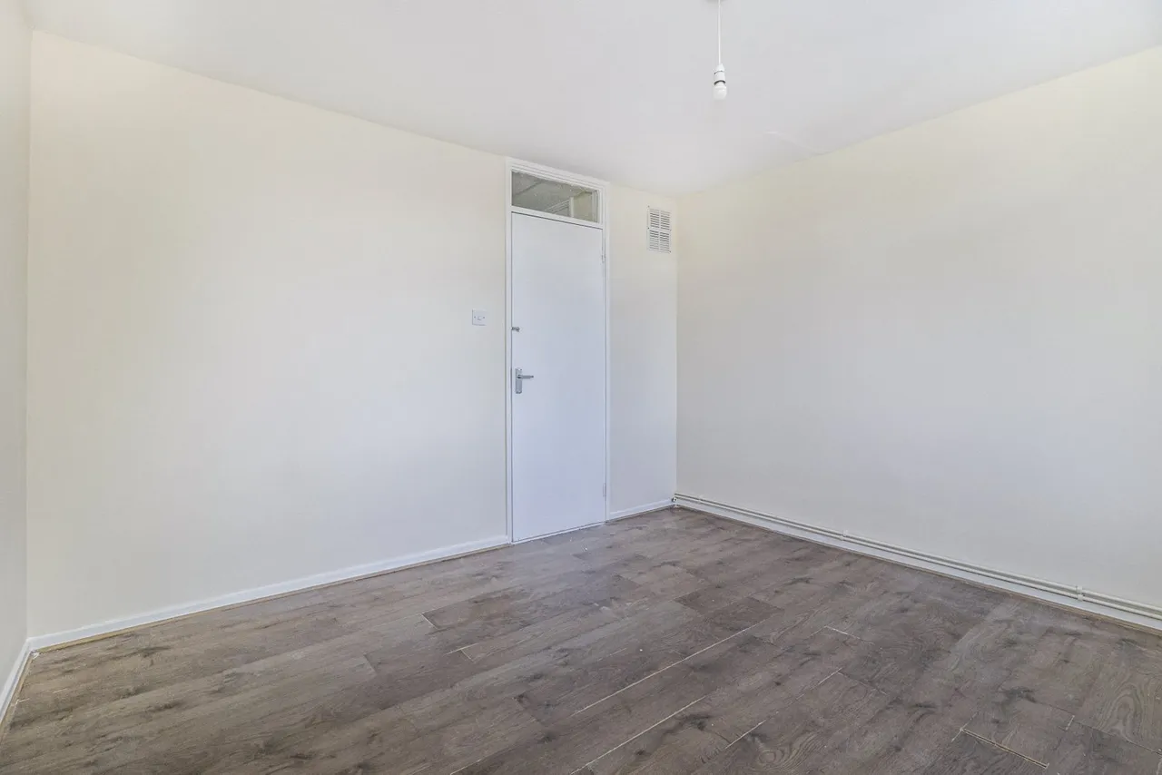 Owen Close, London, SE28, photo 3