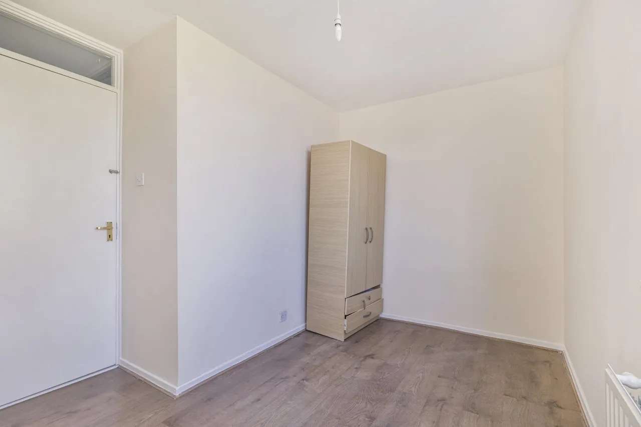 Owen Close, London, SE28, photo 5