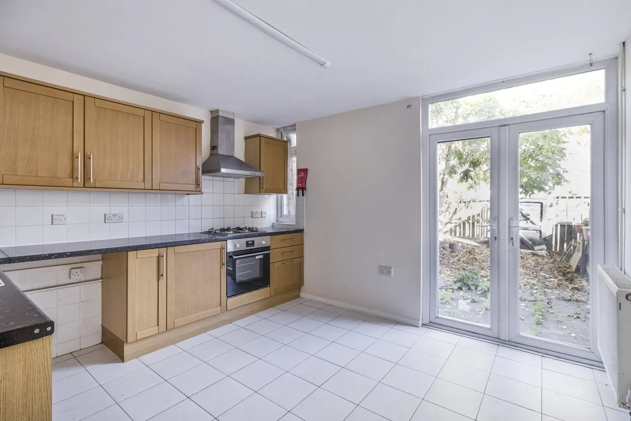 Owen Close, London, SE28, photo 25