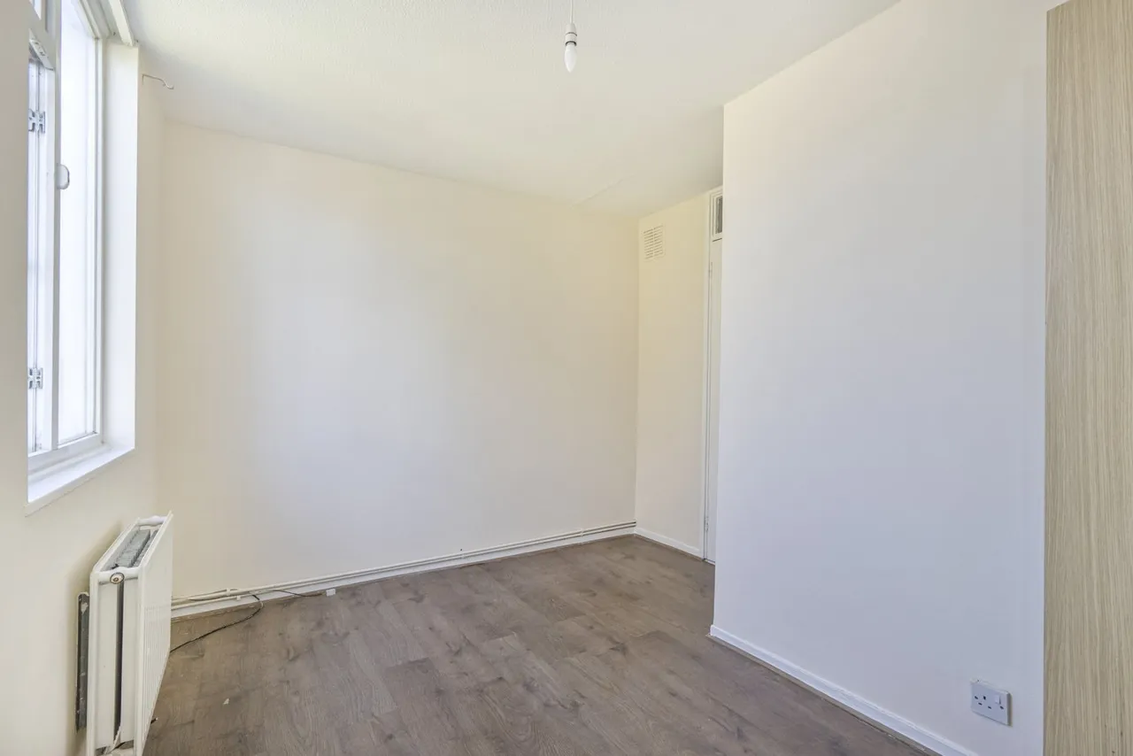 Owen Close, London, SE28, photo 6