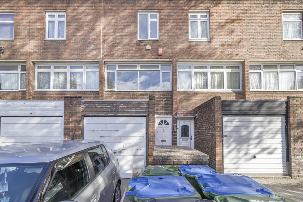 Owen Close, London, SE28, photo 27