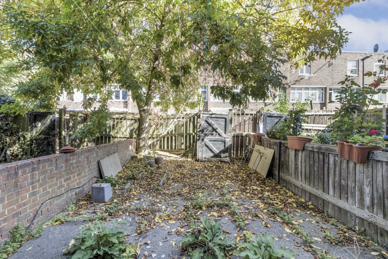 Owen Close, London, SE28, photo 20