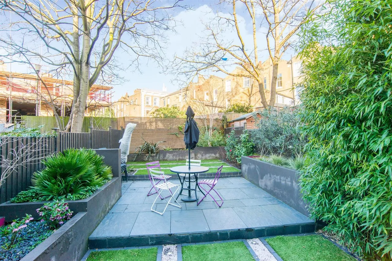 Leighton Grove Kentish Town, London NW5 2RA, photo 3