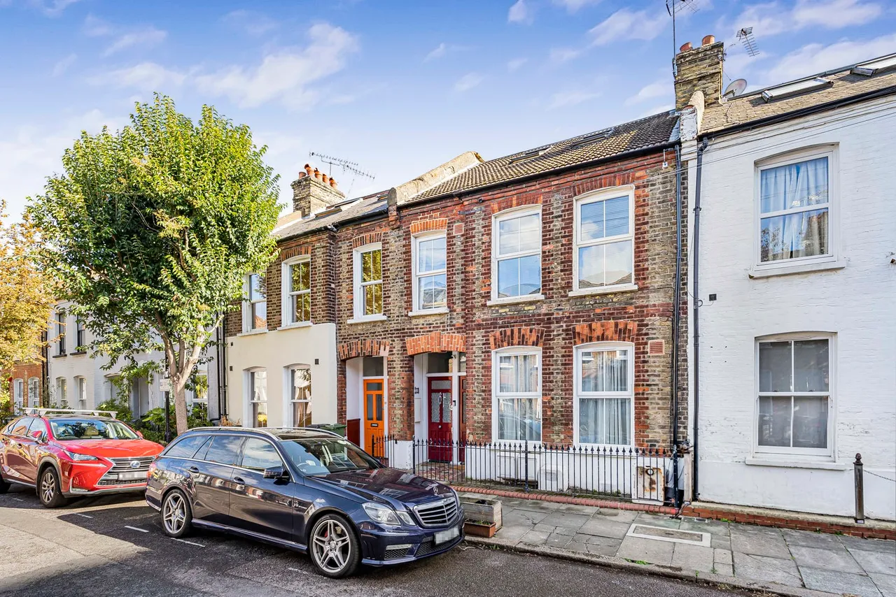 2 bed flat for sale, Goldsboro Road, London, SW8