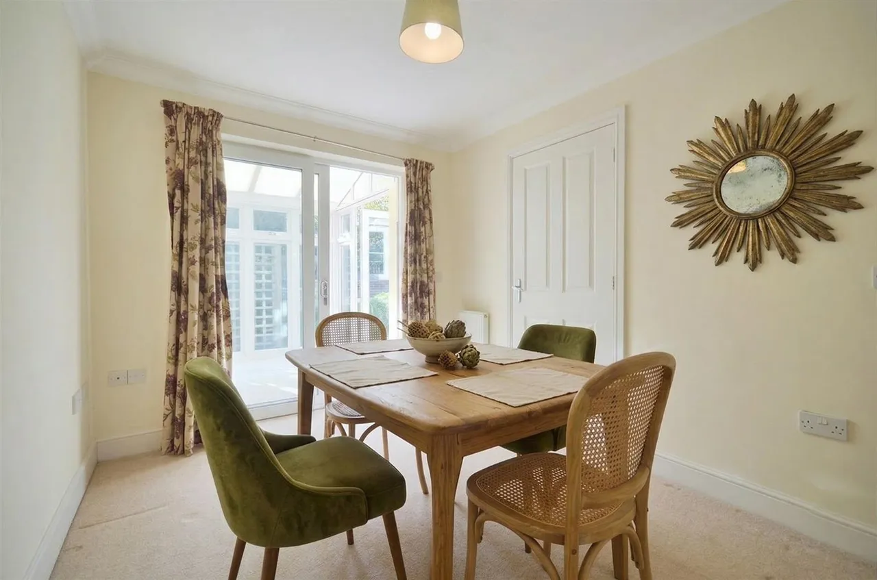Stapleford Court, Stalbridge, photo 4