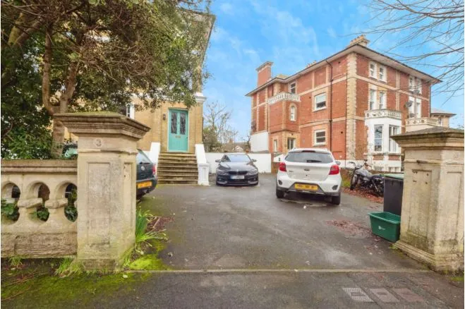 Lansdowne Square, Weymouth, DT4, photo 15