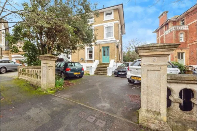 Lansdowne Square, Weymouth, DT4, photo 5