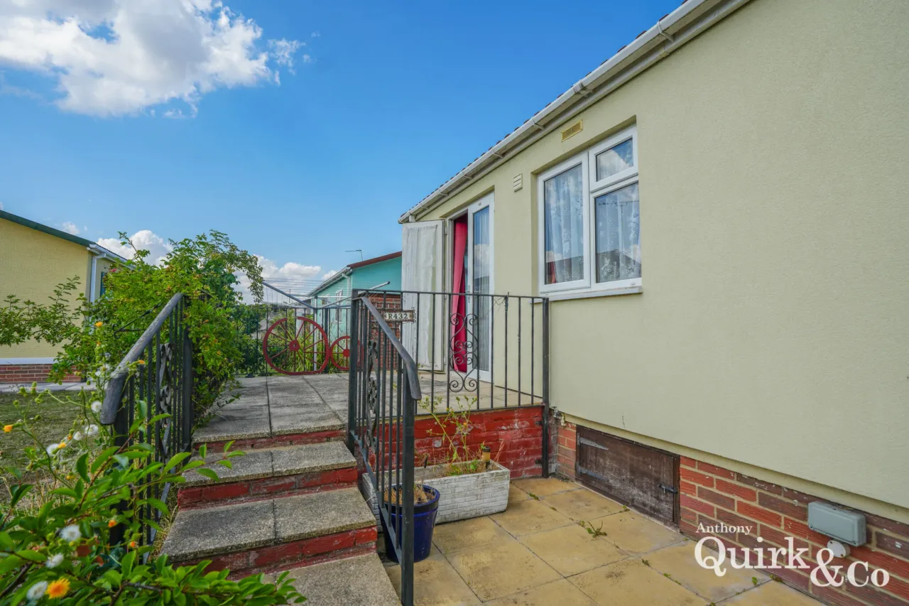 Creek Road, Canvey Island, SS8, photo 17