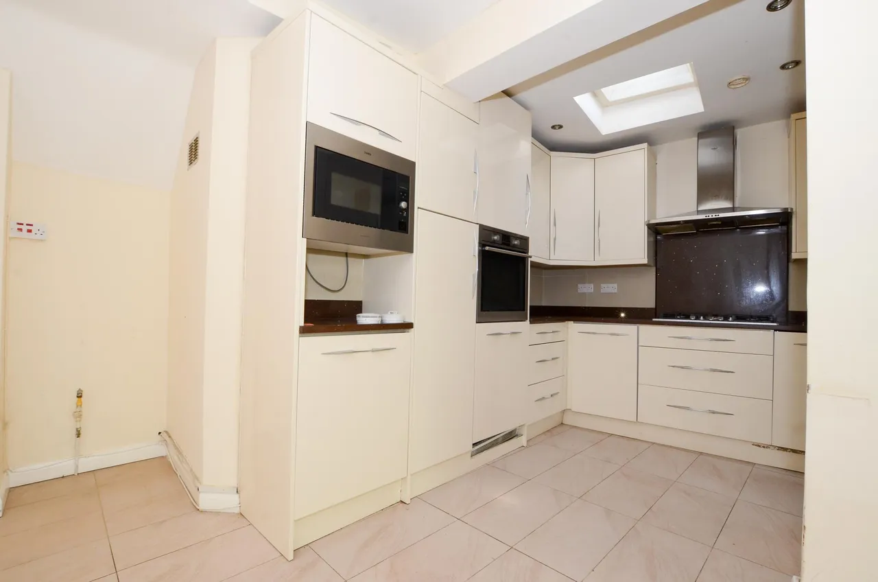 Bullescroft Road, Edgware, HA8, photo 9
