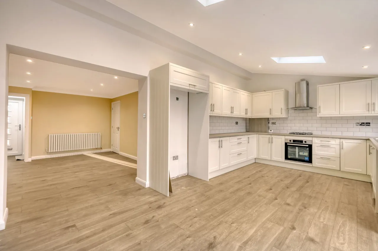Silvertown Avenue, Stanford-le-Hope, Essex, SS17 7BT, photo 13