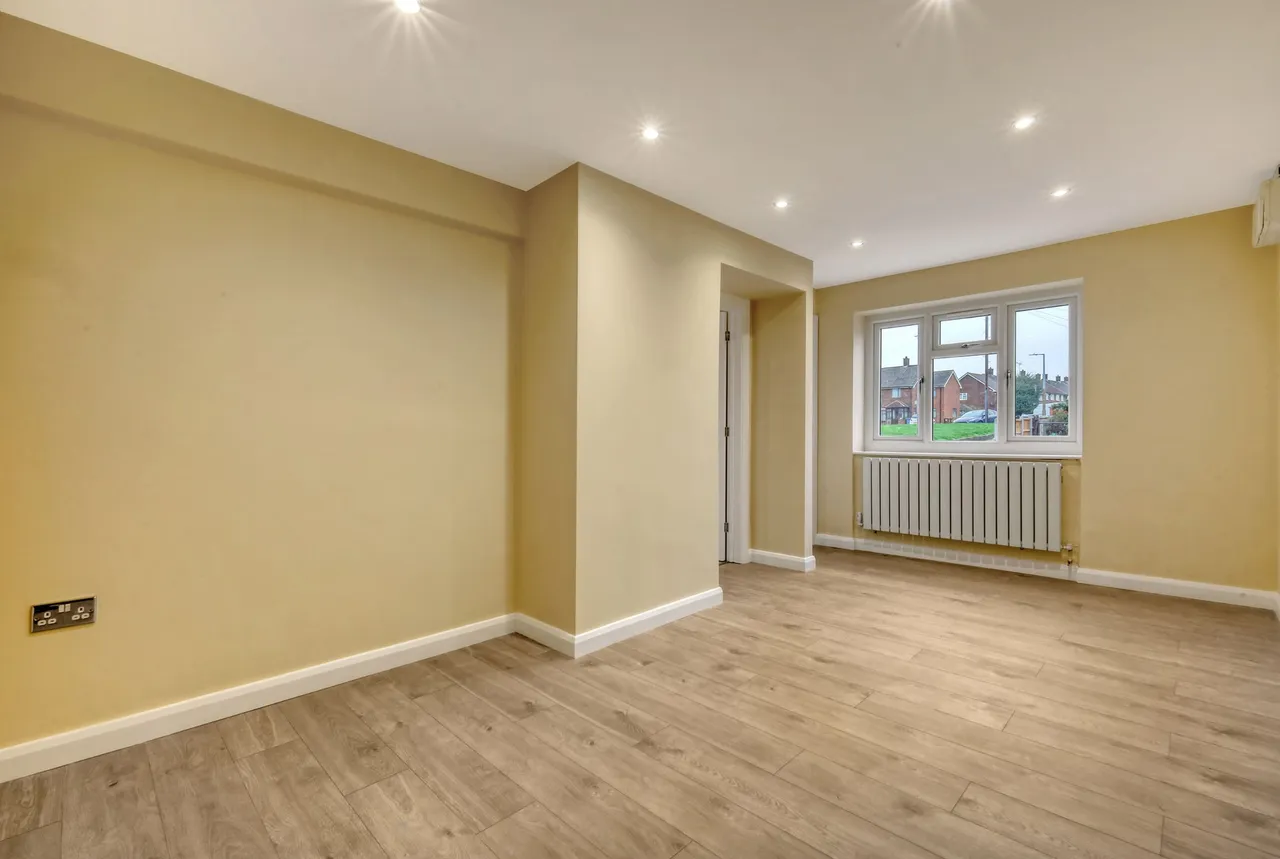 Silvertown Avenue, Stanford-le-Hope, Essex, SS17 7BT, photo 7