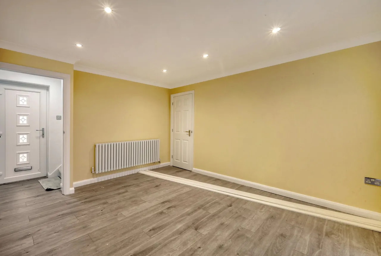 Silvertown Avenue, Stanford-le-Hope, Essex, SS17 7BT, photo 14