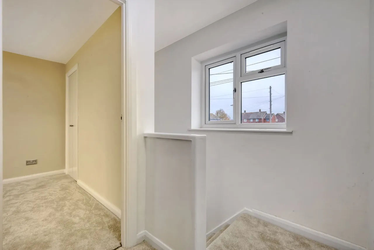Silvertown Avenue, Stanford-le-Hope, Essex, SS17 7BT, photo 18