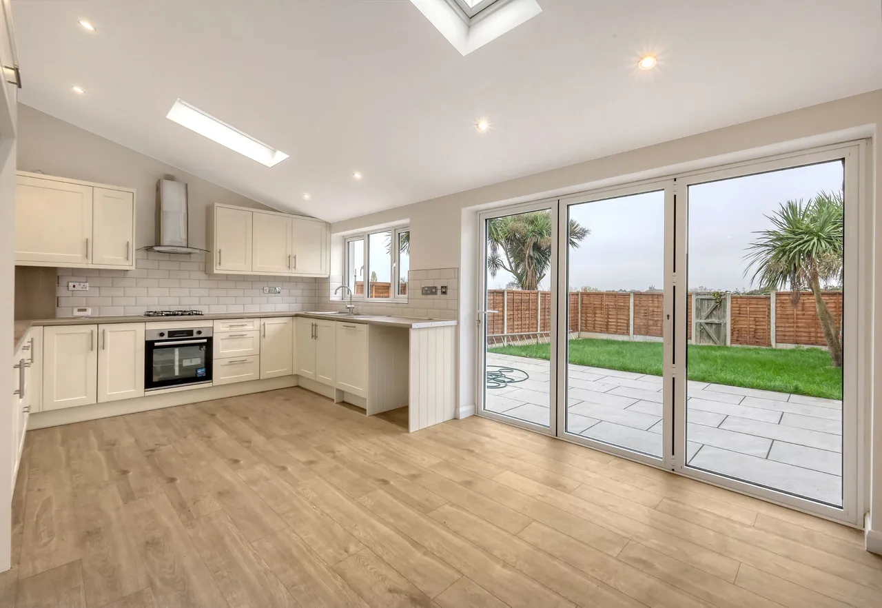 Silvertown Avenue, Stanford-le-Hope, Essex, SS17 7BT, photo 9