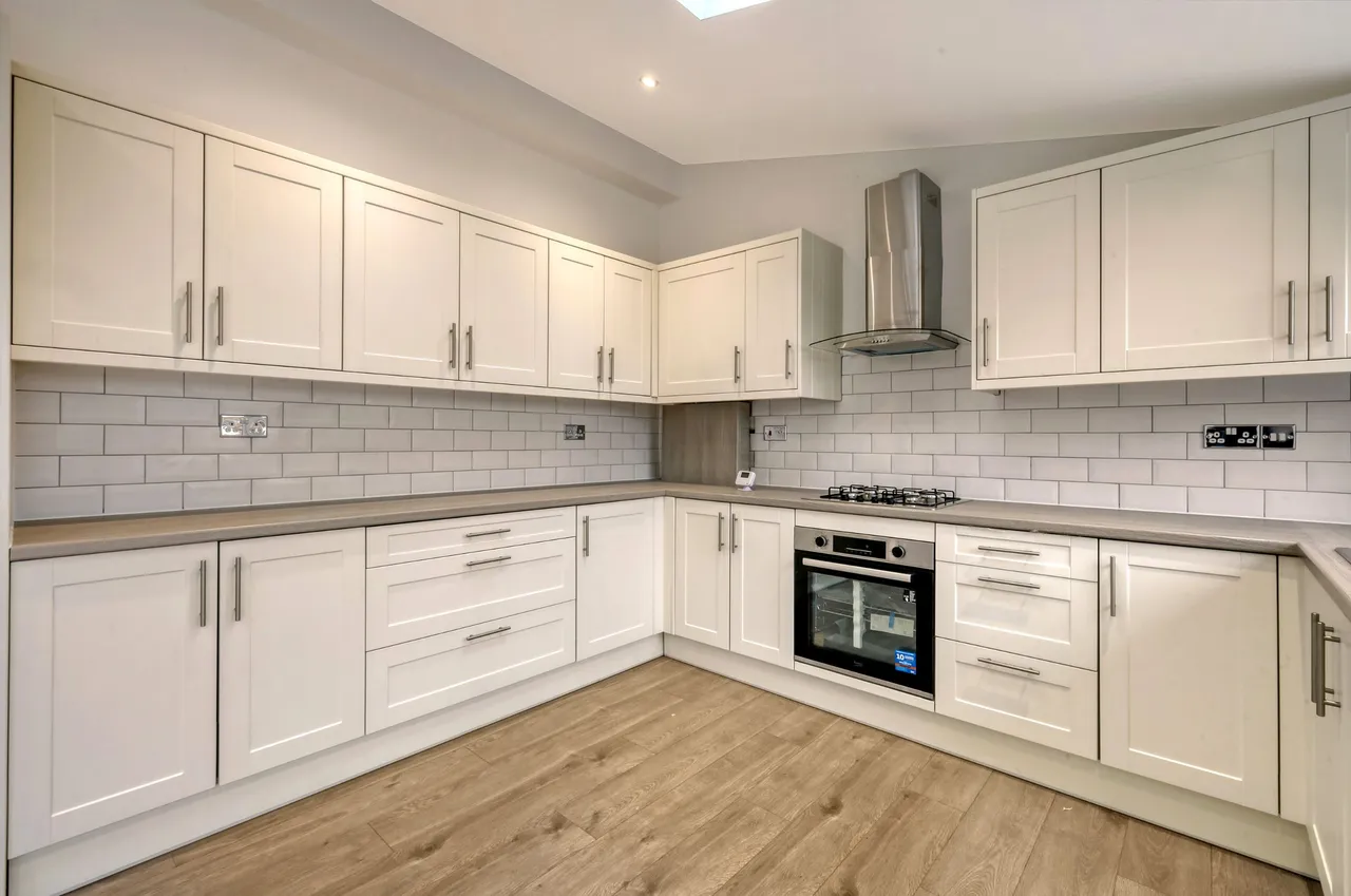 Silvertown Avenue, Stanford-le-Hope, Essex, SS17 7BT, photo 12