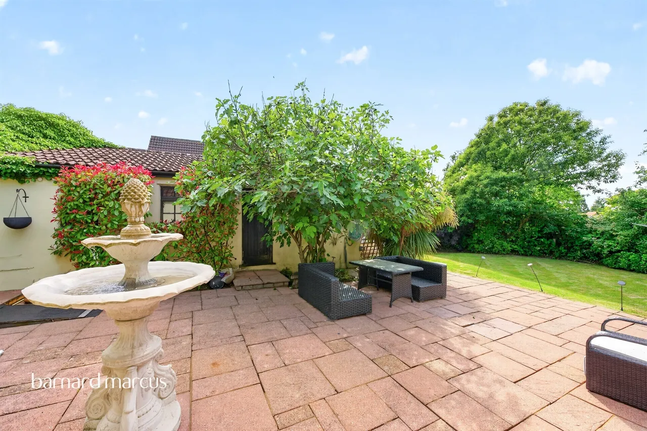Blackthorne Road, Great Bookham, Leatherhead, photo 11