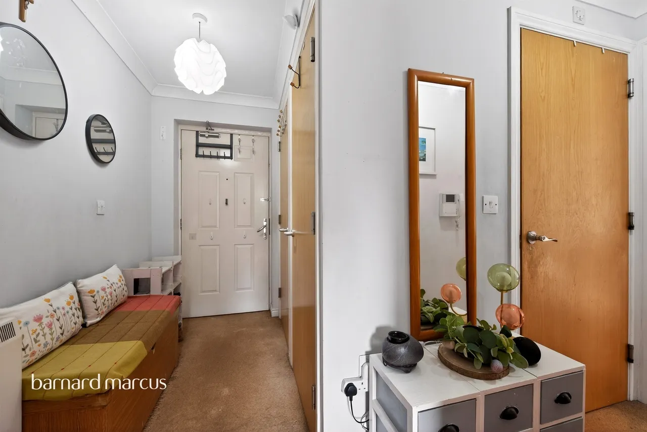 Tilley Road, Feltham, TW13, photo 9