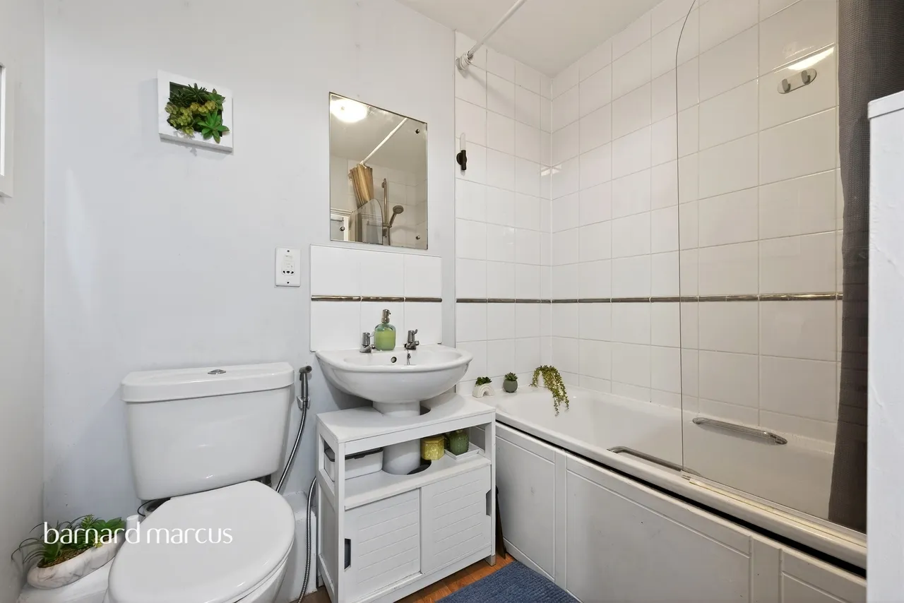 Tilley Road, Feltham, TW13, photo 8