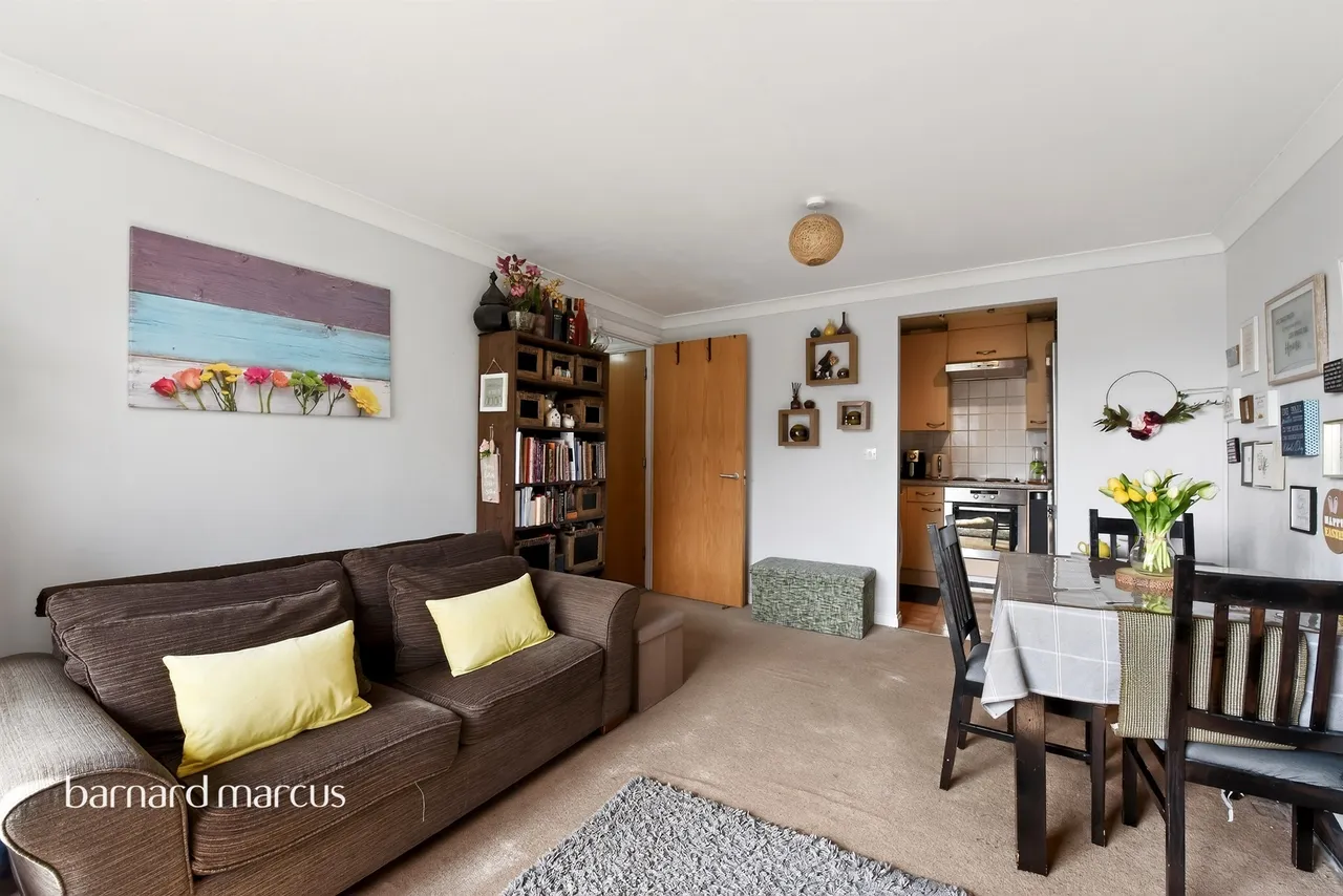 Tilley Road, Feltham, TW13, photo 4