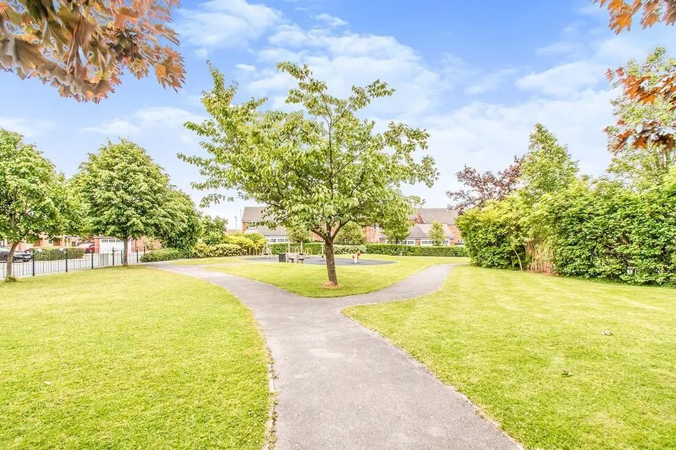 Royal Troon Drive, Wakefield, West Yorkshire, WF1, photo 11