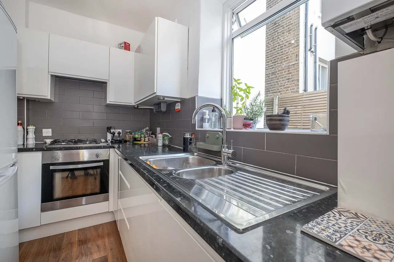 Sisters Avenue, London, SW11, photo 5