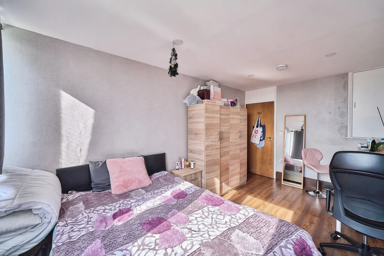 Montague Road, London, E11, photo 12
