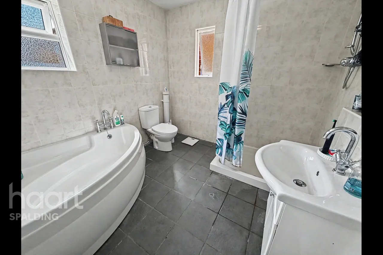 Park Road, Holbeach, PE12, photo 35